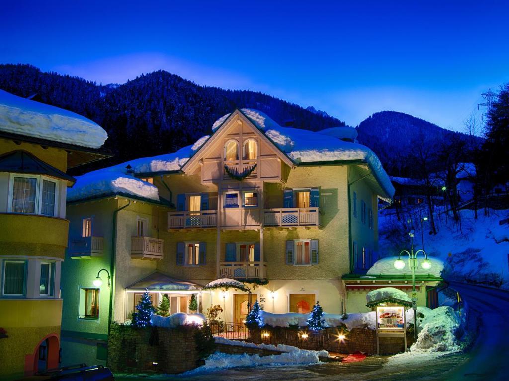 Hotel Pangrazzi Fucine ภายนอก รูปภาพ
